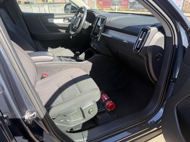 Volvo XC40 1.5 T2 Momentum, Park + Climate Pack, Nav. Tech