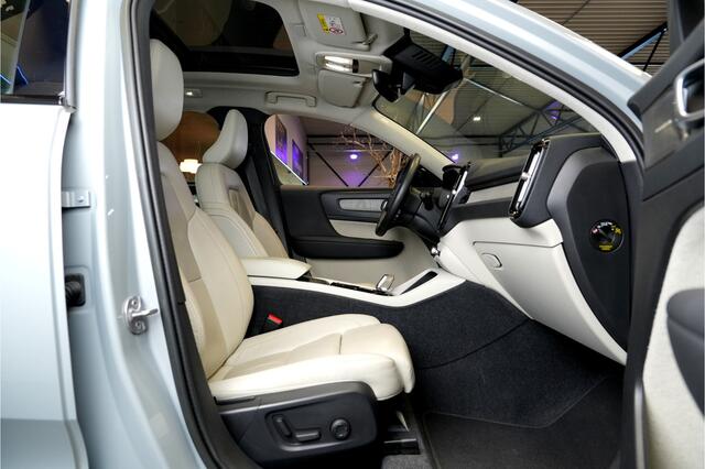 Volvo XC40 2.0 B4 145kW/198pk DCT7 Ultimate Dark Facelift! PANORAMADAK + GOOGLE DASHBOARD + HARMAN/KARDON + ADAPT.CRUISE + STOEL&STUURVERWARMING + NAPPALEER + STOEL-&STUURVERWARMING + LANE ASSIST + CAMERA + MATRIX LED + PARKSENSOREN + 19" LM-VELGEN!!