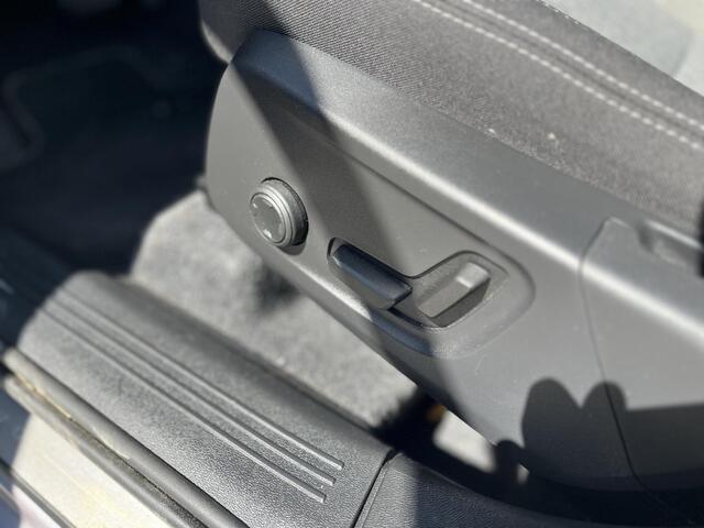 Volvo XC40 B4 Plus Dark | Harman / Kardon | Trekhaak | Memoryseats | Climate Pack |