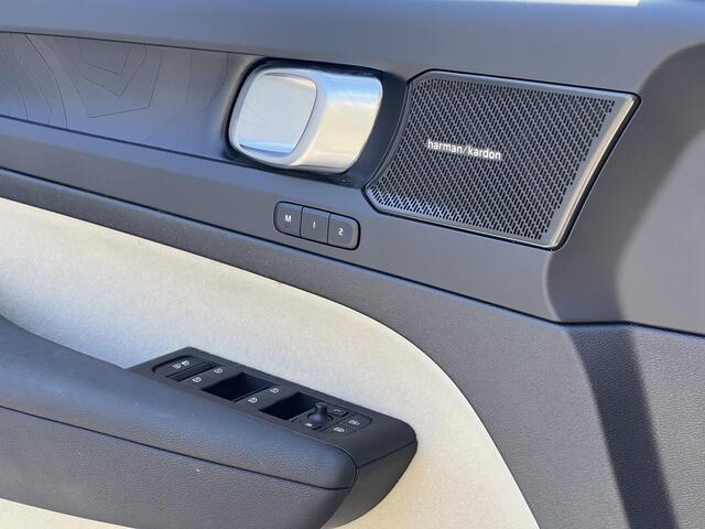 Volvo XC40 1.5 T4 Plug-in hybrid Ultimate Bright Lederen bekleding, Full led verlichting, Panoramadak, Harman-Kardon Premium Audio systeem