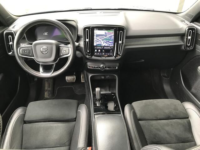 Volvo XC40 Recharge P8 AWD R-Design | Rijklaar incl 12 mnd Bovag | SoH 99% Panoramadak 360 camera Warmtepomp Trekhaak