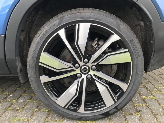 Volvo XC40 Recharge P8 AWD R-Design | Rijklaar incl 12 mnd Bovag | SoH 99% Panoramadak 360 camera Warmtepomp Trekhaak