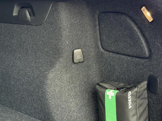 Volvo XC40 T5 Recharge R-Design | 360 Camera | Panoramadak | Elektr. stoelen