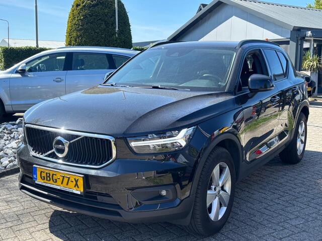 Volvo XC40 1.5 T3 Momentum Benzine Automaat 2020 Zwart Trekhaak
