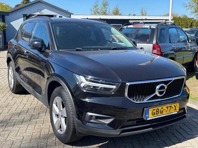 Volvo XC40 1.5 T3 Momentum Benzine Automaat 2020 Zwart Trekhaak