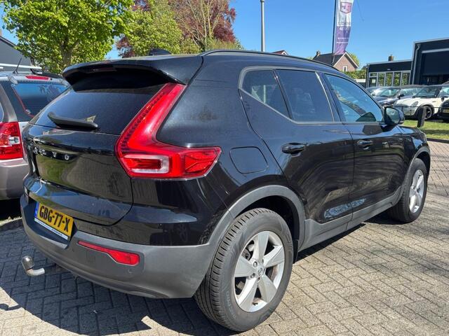 Volvo XC40 1.5 T3 Momentum Benzine Automaat 2020 Zwart Trekhaak