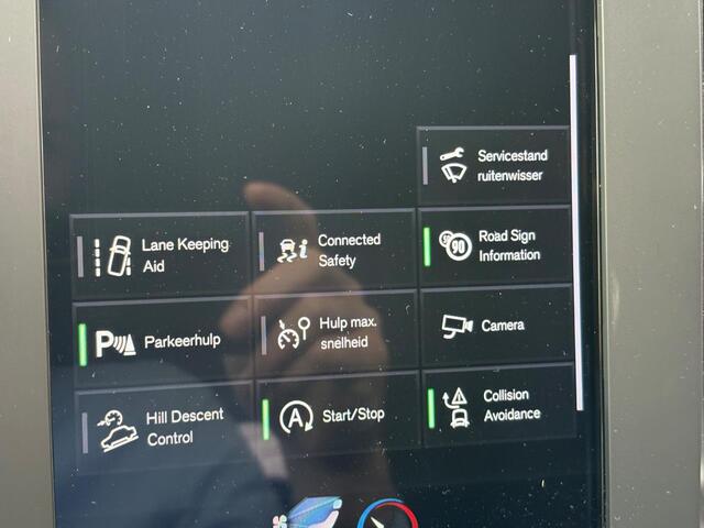 Volvo XC40 2.0 T4 | Trekhaak | Navigatie | Parkeercamera | Parkeersensoren | All-Season | Dealeronderhouden |