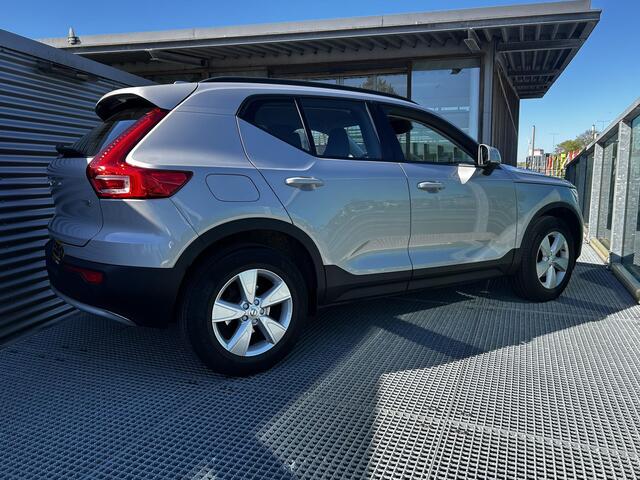 Volvo XC40 1.5 T2 Essential Cruise control, Climate control singel, Sensus Navigatie, Park assist voor + achter, Apple car Play Android auto DAB+ 1e eigenaar