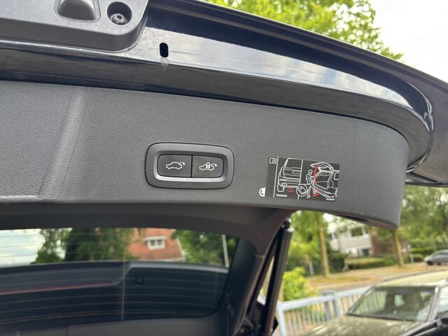 Volvo XC40 T5 261pk Recharge R-Design Keyless Pilot Assist Standkachel