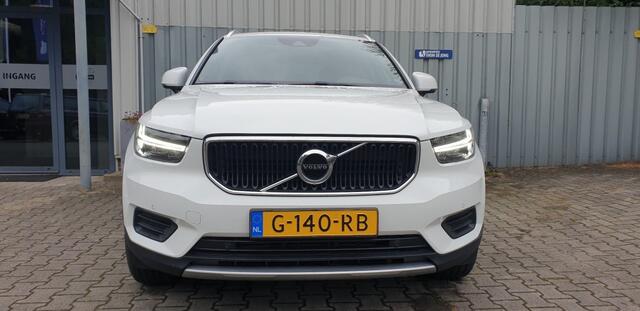 Volvo XC40 1.5 T3 MOMENTUM PRO Panorama dak