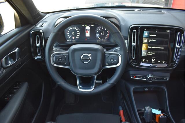Volvo XC40 1.5 T2 R-Design Panorama, Wegkl. trekhaak, Adaptive cruise, Harman/Kardon, Virtual cockpit