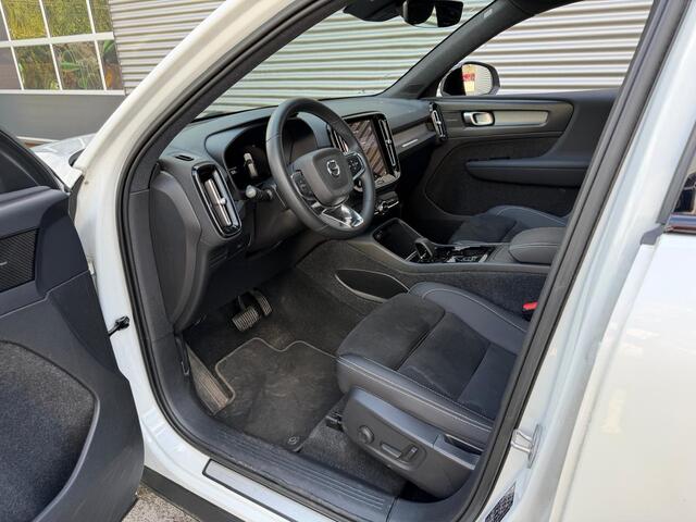 Volvo XC40 Aut. B3 Plus Dark Stoelverwarming Parkeercamera HarmanKardon 163pk