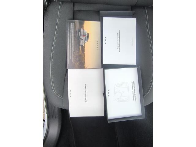 Volvo XC40 1.5 T4 Recharge Inscription Expression Pano dak, Stoel en stuur verwarming, electr A klep, carplay & Android, dealer onderhouden