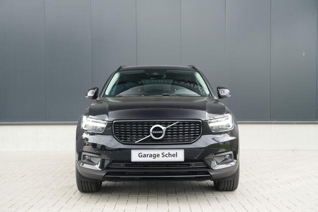 Volvo XC40 1.5 T5 Recharge R-Design Expression - Winterpakket - 19" LM velgen - Trekhaak - Camera - Navigatie - Rijklaar