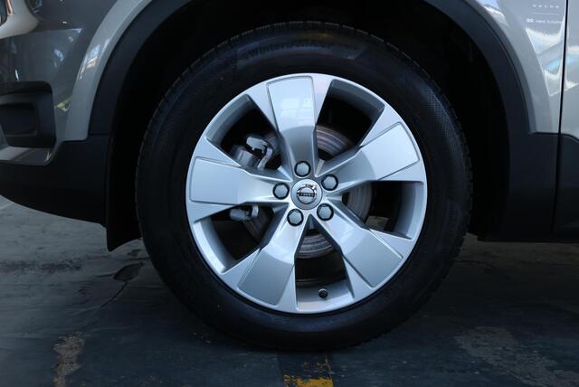 Volvo XC40 T2 Inscription | Lederen bekleding | Panoramadak | Semi Elektrische Wegklapbare Trekhaak | Elektrische wegklapbare trekhaak | Elektrische bedienbare voorstoelen | Dealeronderhouden | 1ste Eigenaar |