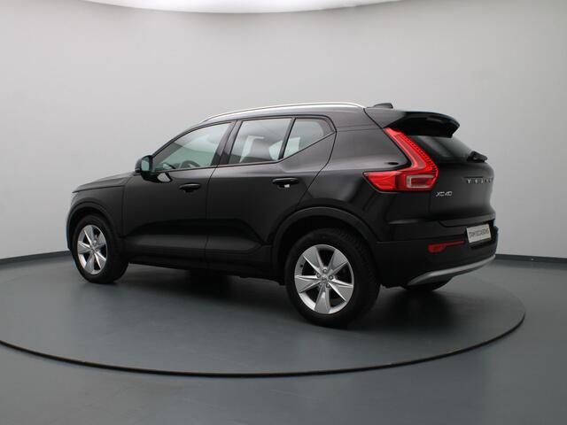 Volvo XC40 T2 Core 130pk Camera | Cruise | Navi | Parkeersens. v+a