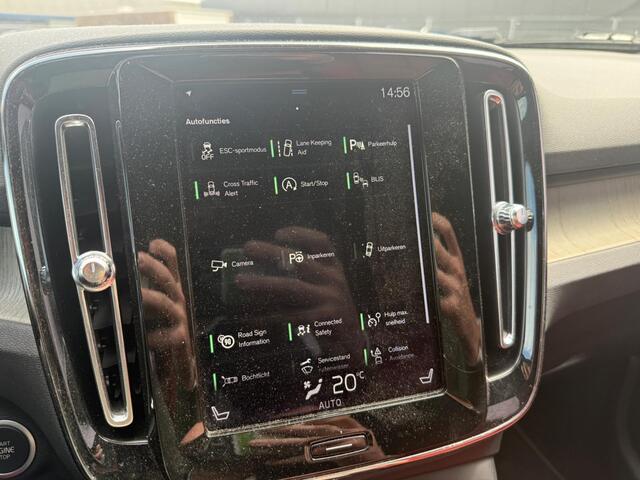 Volvo XC40 2.0 T4 Inscription | Trekhaak | Stoelverwarming | Parkeer camera | BLIS | Leder | Parkeersensoren | Cruise control | Metallic lak |