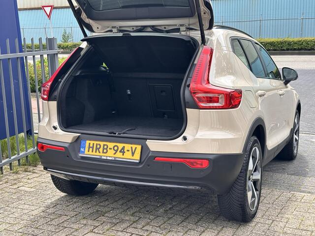 Volvo XC40 2.0 B4 Plus Dark 197PK
