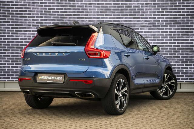Volvo XC40 1.5 T3 R-Design | Panoramadak | Trekhaak | Harman Kardon Audio | Achteruitrijcamera | Lichtmetalen Velgen 20 inch | Navigatie | Apple Carplay | Android Auto | Stoelverwarming