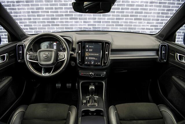 Volvo XC40 1.5 T3 R-Design | Panoramadak | Trekhaak | Harman Kardon Audio | Achteruitrijcamera | Lichtmetalen Velgen 20 inch | Navigatie | Apple Carplay | Android Auto | Stoelverwarming