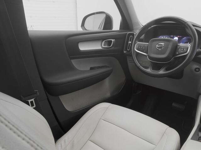 Volvo XC40 1.5 T5 Recharge Business Pro | PANO | CAMERA | LEDER