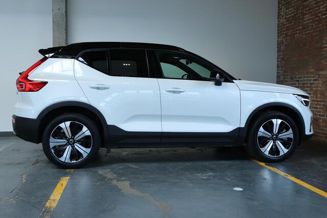 Volvo XC40 Recharge Core | Comfortstoelen | Stoelverwarming | Stuurwielverwarming | Draadloze telefoonlader | Adaptive Cruise Control | Parkeersensoren voor + achter | Parkeercamera |