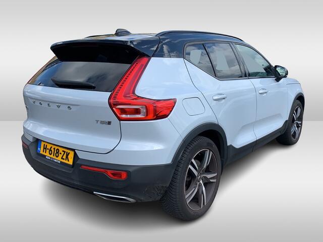 Volvo XC40 1.5 T5 Recharge R-Design 262pk / Full option! / Trekhaak / Panoramadak / 360Camera / Harman Kardon / 19'' / Stoel+Stuurverwarming / CarPlay / Dodehoek / DAB / Cruise Control
