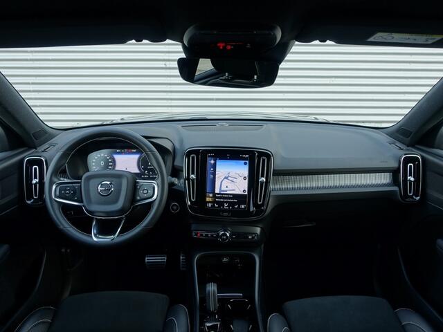 Volvo XC40 1.5i T2 R-Design Aut8 I NL-Auto I 1e Eig. I Pilot Ass. I Android/Apple I