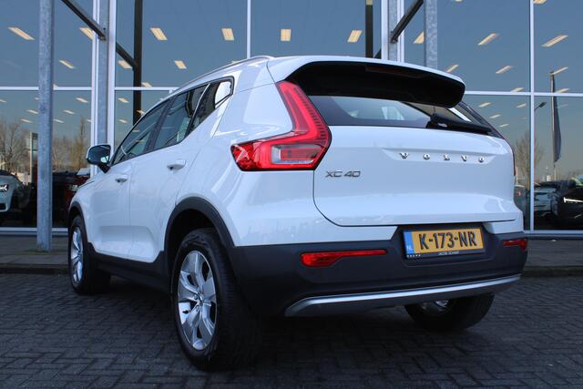 Volvo XC40 T2 130PK Automaat Business Pro | Org. NL | Camera | Schuif/kanteldak | PDC Achter | Climate Control | Leder | 18" LMV |
