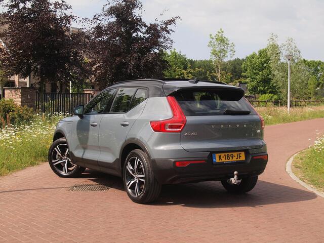 Volvo XC40 1.5 T5 Recharge R-Design | Panoramadak | Trekhaak | Harman Kardon | 360 Camera | Apple Carplay |