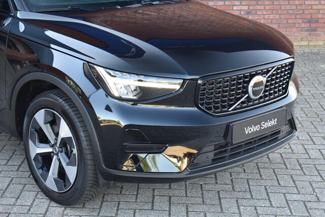 Volvo XC40 B3 177PK Plus Dark | Harman & Kardon | Panormadak | Elektrisch verstelbare stoelen | All season banden
