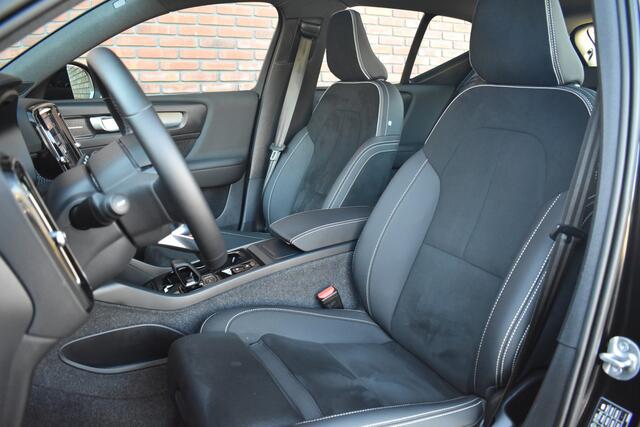 Volvo XC40 B3 177PK Plus Dark | Harman & Kardon | Panormadak | Elektrisch verstelbare stoelen | All season banden