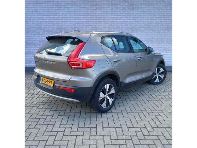 Volvo XC40 1.5 T3 Momentum | Panoramadak | Navigatie | Apple Carplay | Android Auto | Cruise Control Adaptief | BLIS | Achteruitrijcamera | Parkeersensoren