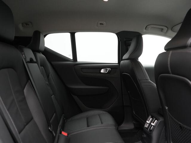 Volvo XC40 T5 Plus Dark PHEV 262pk Dealer O.H. | Adaptive Cruise | 360 Camera | Harman / Kardon | Lederen Sportstoelen Memory & Verwarmd | Keyless | Blis | Stuur Verwarmd | Apple Carplay | Navigatie | DAB | 19"L.M | Plug In Hybrid |