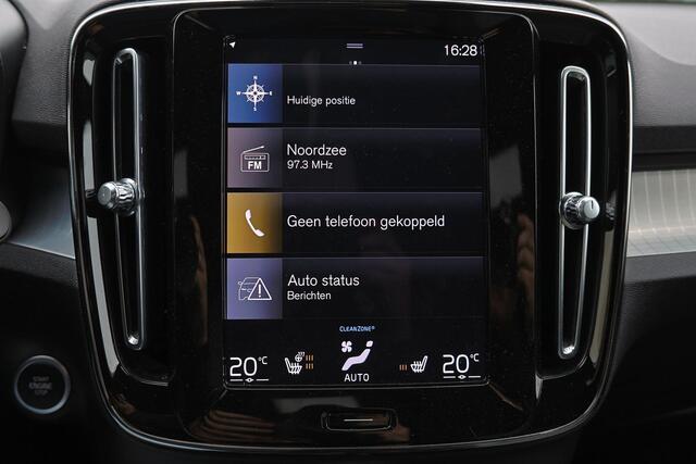 Volvo XC40 T5 Recharge Plus Dark - IntelliSafe Assist & Surround - Harman/Kardon audio - Parkeercamera achter - Verwarmde voorstoelen & stuur - Parkeersensoren voor & achter - Elektr. bedienb. voorstoelen met geheugen links - Draadloze tel. lader - Extra getint glas