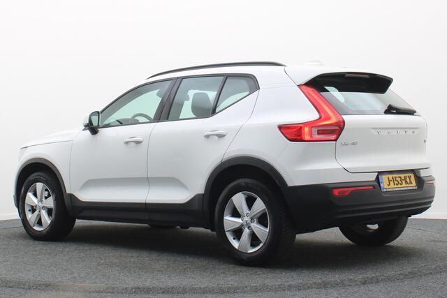Volvo XC40 1.5 T2 Momentum Core Automaat Camera, Apple Carplay, Rijstrooksensor, LED, Climate, PDC