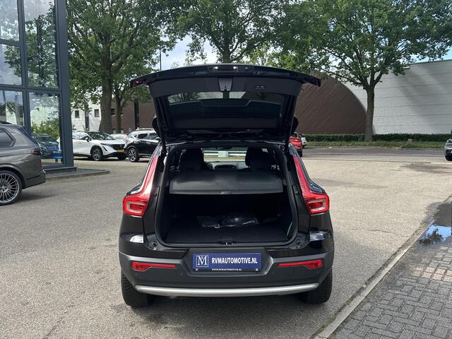 Volvo XC40 1.5 T4 Plug-in hybrid Core Bright BOMVOL! | STOEL + STUURVERWARMING |ELEK. TREKHAAK | KEYLESS | DODEHOEK | ADAP. CRUISE | CAMERA | ELEK. ACHTERKLEP | DRAADLOZE TEL LADER | RIJKLAAR! MET 12 MND BOVAG GARANTIE | DEALER ONDERHOUDEN