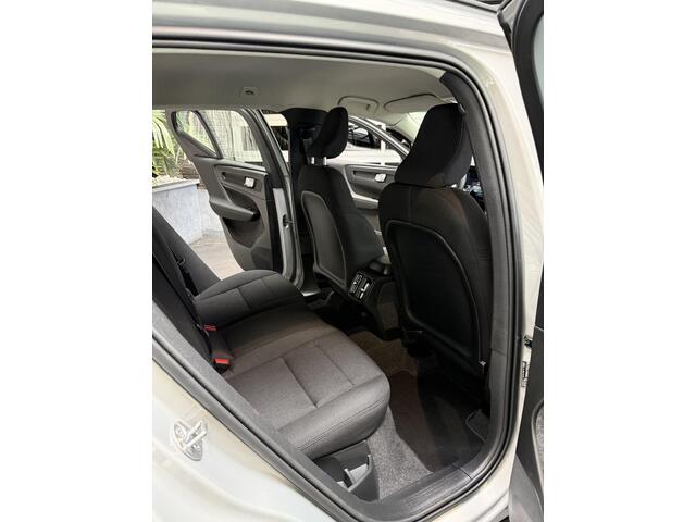 Volvo XC40 2.0 B3 Essential mild-hybride