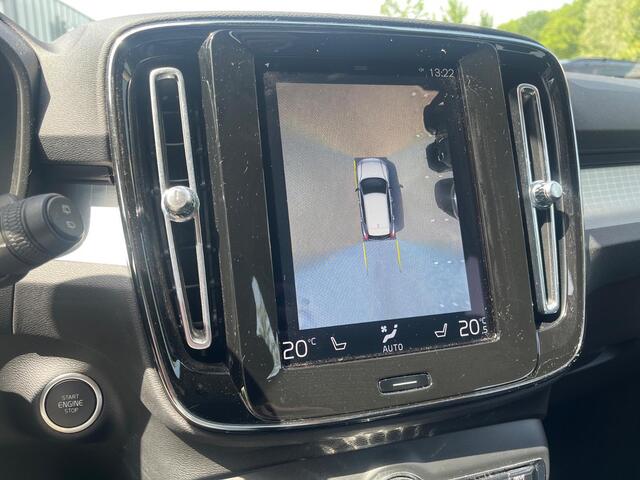 Volvo XC40 1.5 T3 Momentum | 360 Graden Camera | Stoelverwarming voor en achter | Navigatie | Apple Carplay | Android Auto | Elektrische Achterklep | Parkeersensoren | BLIS | Cruise Control Adaptief