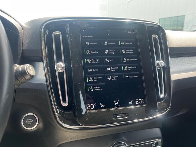 Volvo XC40 1.5 T3 Momentum | 360 Graden Camera | Stoelverwarming voor en achter | Navigatie | Apple Carplay | Android Auto | Elektrische Achterklep | Parkeersensoren | BLIS | Cruise Control Adaptief
