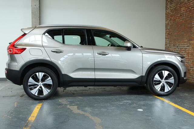 Volvo XC40 T4 Recharge Inscription Expression | Parkeerverwarming | Navigatie | 1ste eigenaar | Dealeronderhouden | Climate Control | 1ste Eigenaar | Parkeersensoren achter