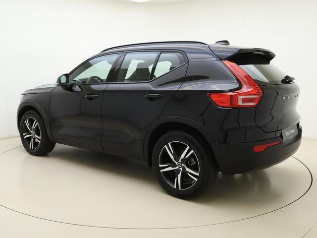Volvo XC40 T3 163pk Automaat R-Design / Adapt. Cruise / BLIS / Nubuck / Stoel + Stuurw. Verwarming / Elektr. Trekhaak / PDC + Camera / 18'' / Elektr. Achterklep /
