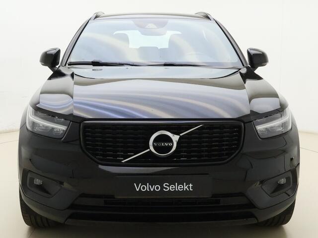 Volvo XC40 T3 163pk Automaat R-Design / Adapt. Cruise / BLIS / Nubuck / Stoel + Stuurw. Verwarming / Elektr. Trekhaak / PDC + Camera / 18'' / Elektr. Achterklep /