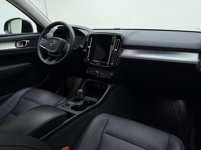 Volvo XC40 T4 211pk R-Design Expr. / Adapt. Cruise / Leder / BLIS / Stoel + Stuurw. Verwarming / PDC + Camera / DAB / Apple CarPlay / Elektr. Achterklep / Noodreservewiel / Keyless / 18'' /