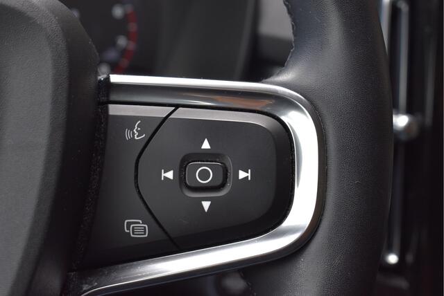 Volvo XC40 1.5 T2 Momentum Business Adaptive cruise, Harman/Kardon, 360", Elek. achterklep, Keyless, NAP