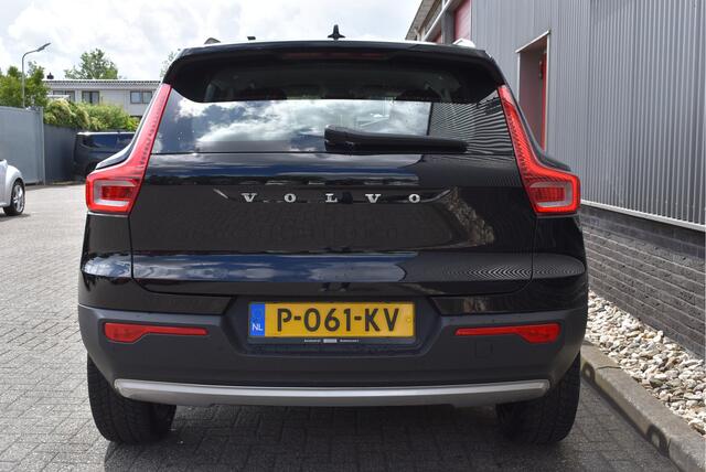 Volvo XC40 1.5 T2 Momentum Business Adaptive cruise, Harman/Kardon, 360", Elek. achterklep, Keyless, NAP