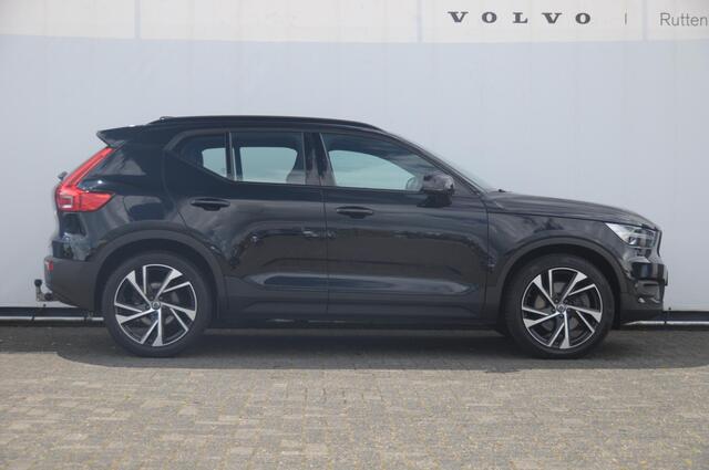 Volvo XC40 T4 211PK Automaat Recharge R-Design / Trekhaak / Stoel - en stuurwielverwarming / Parkeersensoren met camera / Elektrische achterklep / adaptieve koplampen / Apple carplay