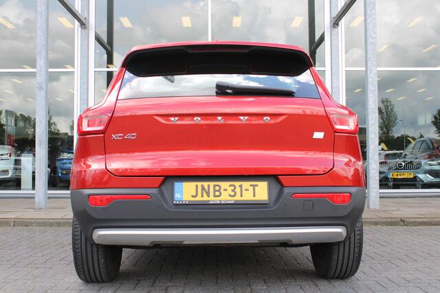 Volvo XC40 T4 211PK Automaat Recharge Inscription Expression | Trekhaak | AppleCarplay | PDC + Camera | El. Achterklep | 18" LMV | Climate Control |
