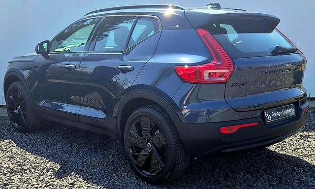Volvo XC40 2.0 B3 Plus Black Edition MY 2026 - 20" Wielen - Adaptive Cruise Control - Harman Kardon Audio - Climate - R7C0 Interieur - Camera achter - PDC voor en achter - Power seats links met memory - Two Tone