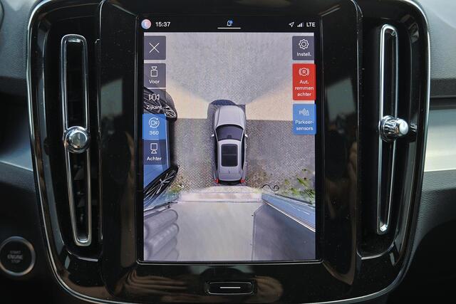 Volvo XC40 B3 Plus Dark - IntelliSafe Assist & Surround - 360º Camera - Harman/Kardon audio - Verwarmde voorstoelen, stuur & achterbank - Parkeersensoren voor & achter - Elektr. bedienb. voorstoelen met geheugen links - Draadloze tel. lader - Standkachel - Extra get